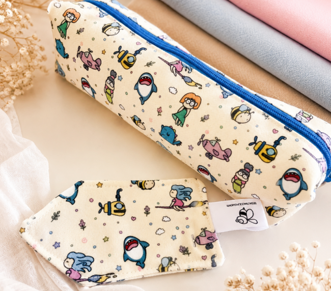Astuccio fatto a mano con pattern personaggi